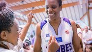 BALLE ORANGE - Tarbes surprend Basket Landes. L’Élan vers les playoffs